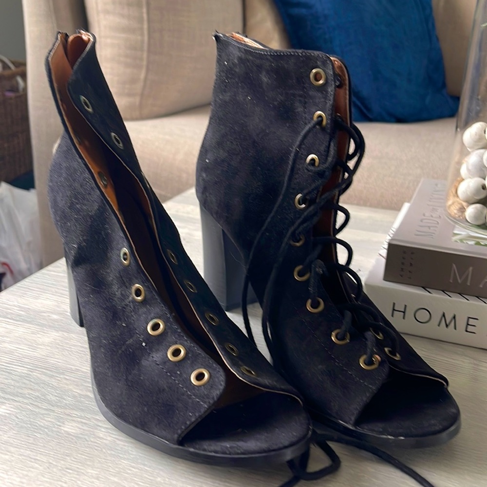 Black Boots - Deal - Size 10